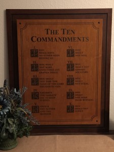 Nueretz 10 commandments